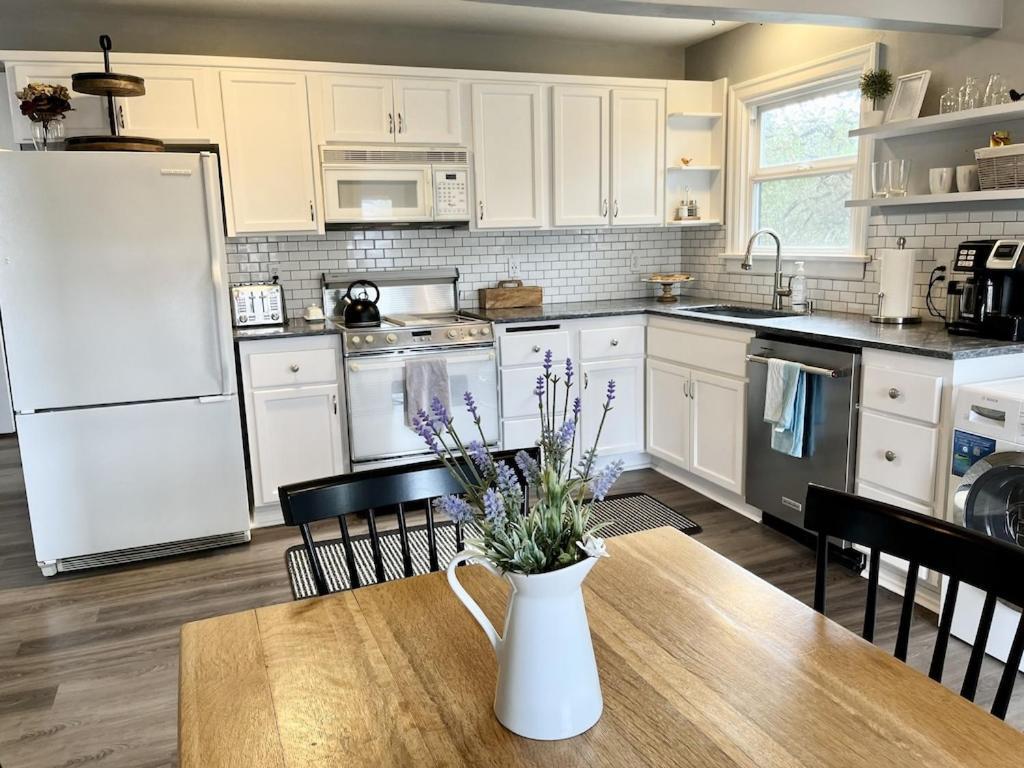 Modern 2 Bedroom Farmhouse Cottage With Hot Tub In Snohomish Dış mekan fotoğraf